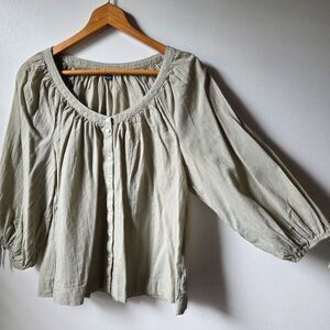 NWOT AMERICAN EAGLE LIGHT SAGE BUTTONED TOP SIZE SMALL